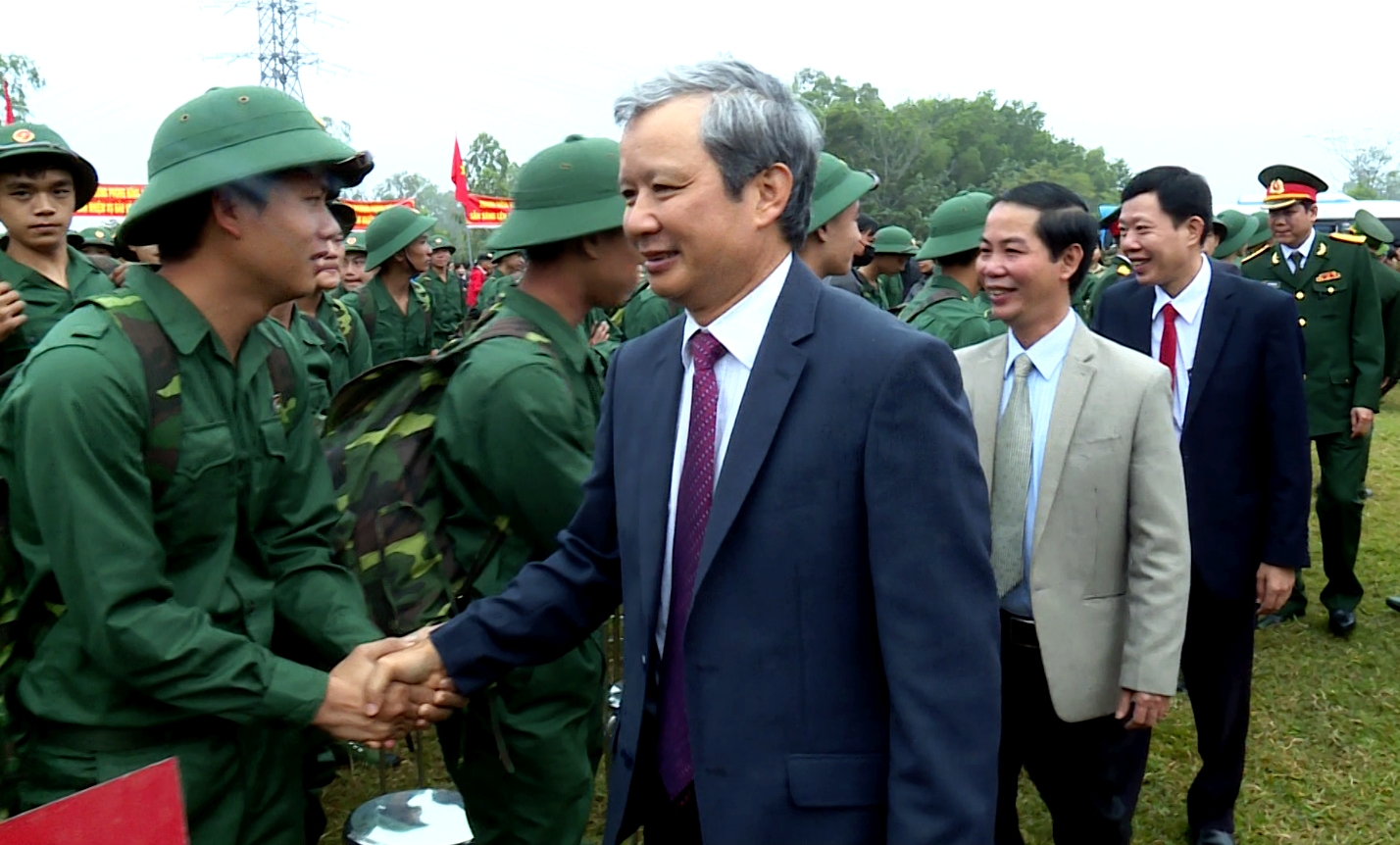 Ủy viên BCH Trung ương Đảng, Bí thư Tỉnh ủy Lê Trường Lưu dự Lễ giao nhận quân năm 2020 ở Hương Trà